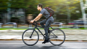 Seguradoras oferecem cobertura para bicicletas, patinetes, mochilas e tênis