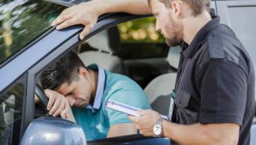 O motorista embriagado que se envolver em um acidente pode ser excluído da cobertura da apólice de seguro?